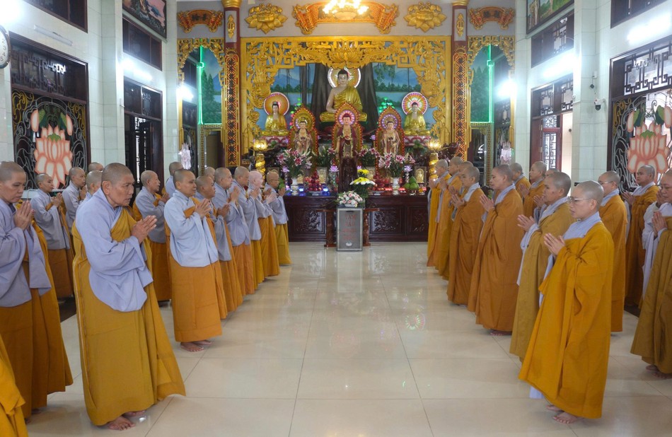 Chùa Pháp Quang (P.Bình Đông, TP.HCM) trang nghiêm tổ chức Lễ Tự tứ và dâng pháp y cúng dường chư tôn đức vào ngày 7-9 - Ảnh: Hoàng Phương