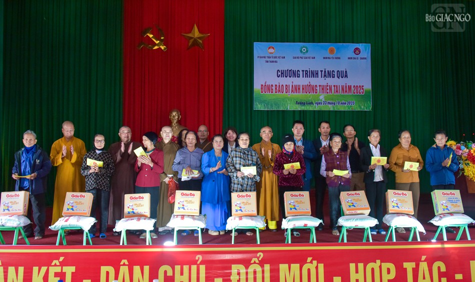 Chương trình trao tặng 2.000 phần quà đến người dân 2 tỉnh Thanh Hóa và Nghệ An