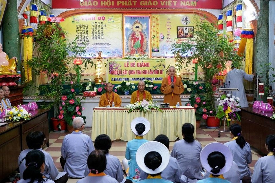 Hòa thượng Thích Thanh Hùng ban lời đạo từ - Ảnh: Hoàng Phương