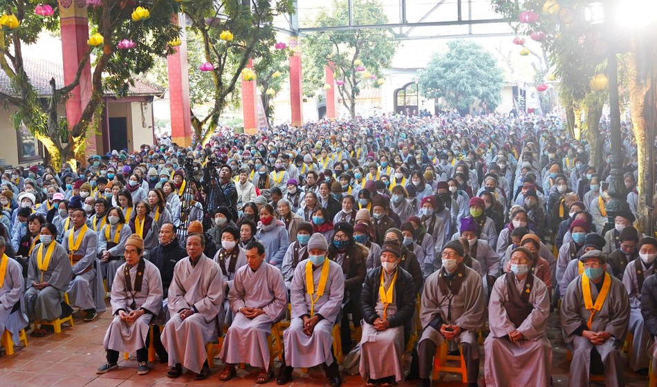 Dịp này đã trở thành truyền thống, thu hút đông đảo Phật tử, người dân tham dự