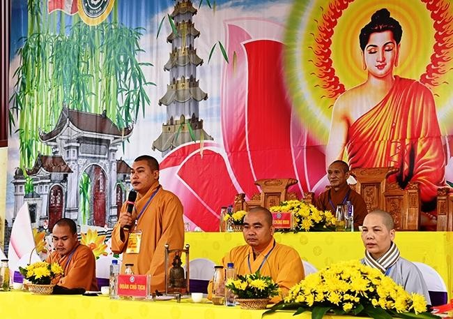 Chư tôn đức chứng minh và chủ tọa đoàn Chư tôn đức chứng minh và chủ tọa đoàn