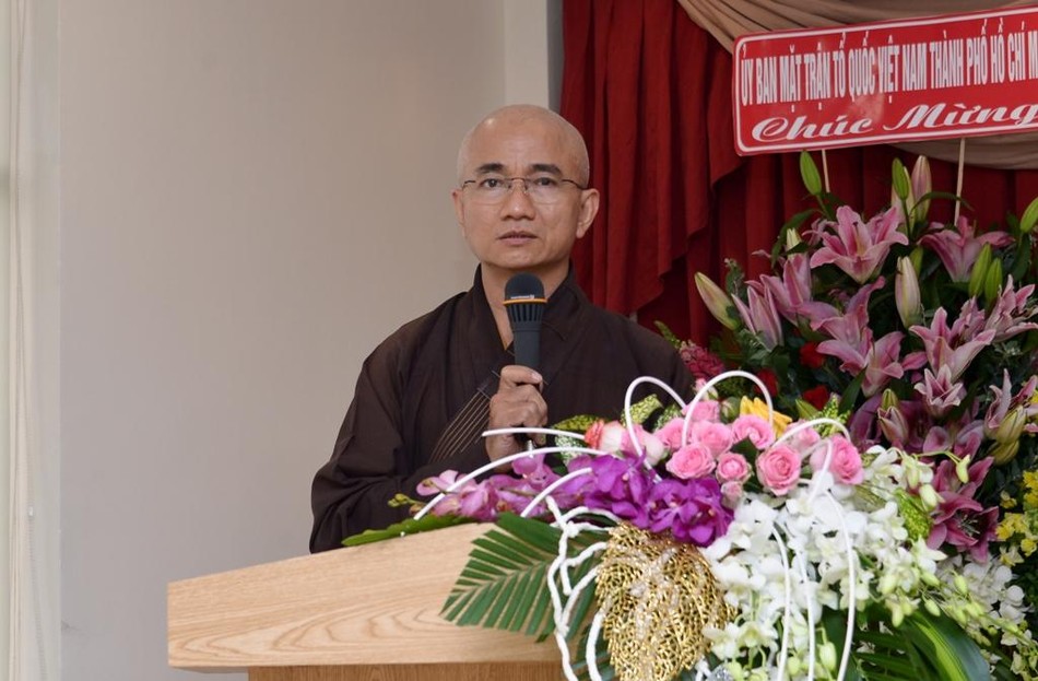 Thượng tọa Thích Thiện Quý, Phó Trưởng ban kiêm Chánh Thư ký Ban Trị sự GHPGVN TP.HCM phát biểu tán dương tinh thần phụng sự của các thành viên Ban Từ thiện xã hội Báo Giác Ngộ Thượng tọa Thích Thiện Quý, Phó Trưởng ban kiêm Chánh Thư ký Ban Trị sự GHPGVN TP.HCM phát biểu tán dương tinh thần phụng sự của các thành viên Ban Từ thiện xã hội Báo Giác Ngộ