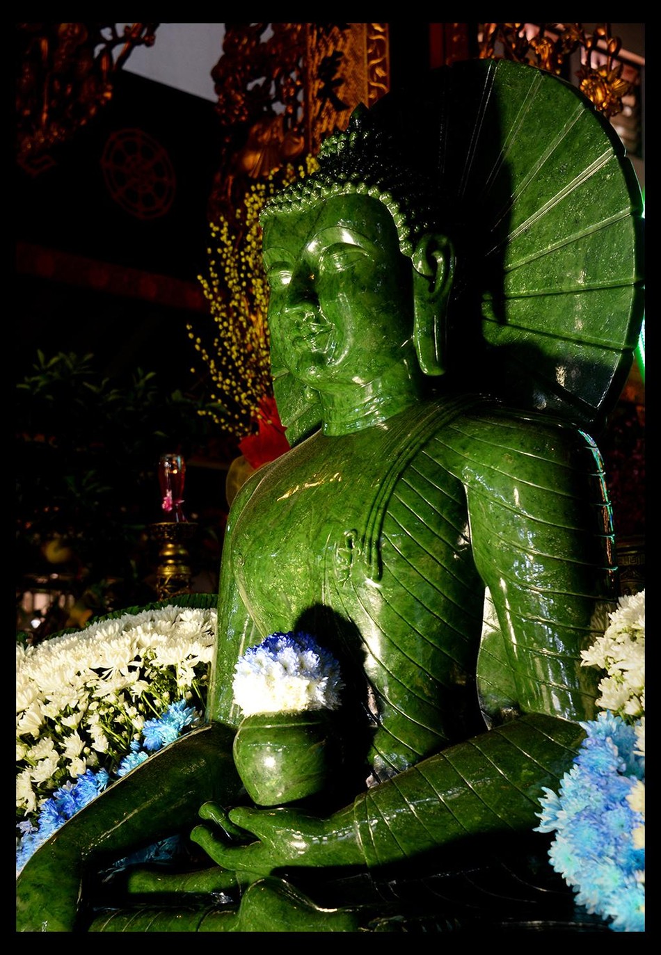 Tượng cao 2 mét, nặng hơn 4 tấn Tượng cao 2 mét, nặng hơn 4 tấn