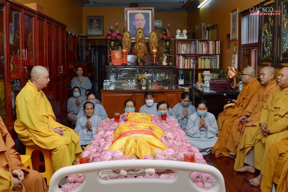 Chư Tăng và Phật tử hộ niệm Chư Tăng và Phật tử hộ niệm