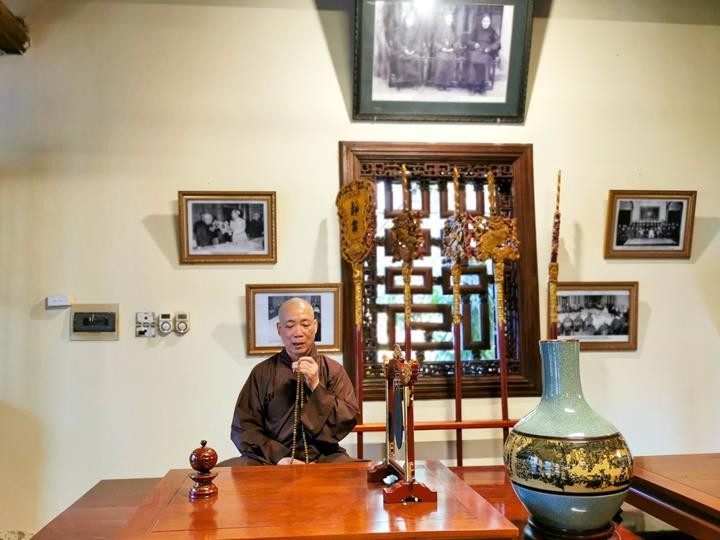 Tĩnh tọa niệm Phật Tĩnh tọa niệm Phật