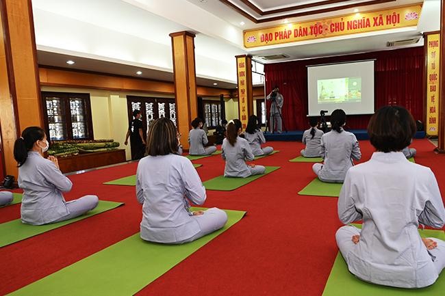 Kết nối trực tuyến với Trung tâm văn hóa Swami Vivekananda của Đại sứ quán Ấn Độ tại Việt Nam Kết nối trực tuyến với Trung tâm văn hóa Swami Vivekananda của Đại sứ quán Ấn Độ tại Việt Nam