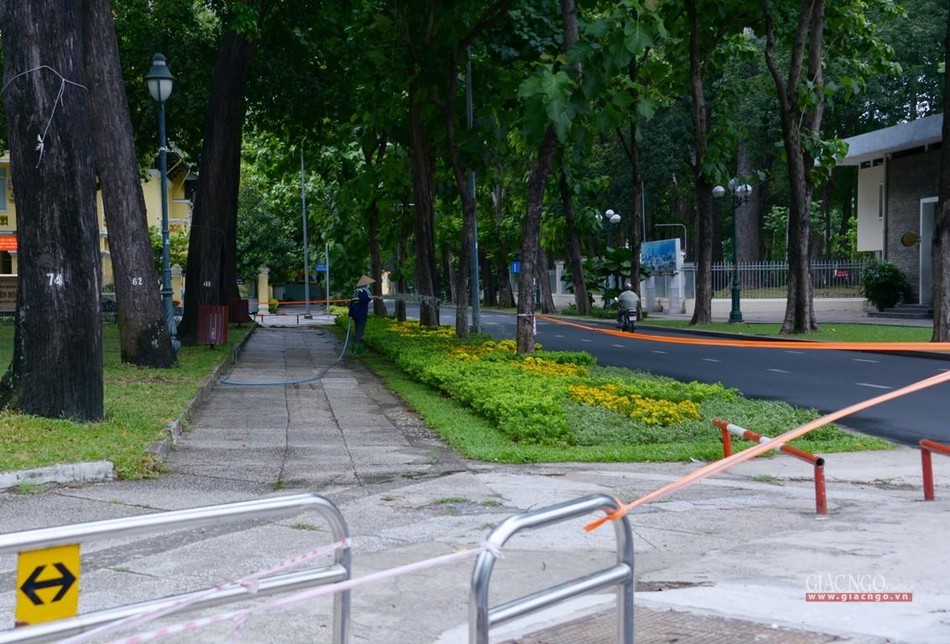 Chỉ những người với công tác đặc thù vẫn phải làm việc theo sự phân công của xã hội Chỉ những người với công tác đặc thù vẫn phải làm việc theo sự phân công của xã hội