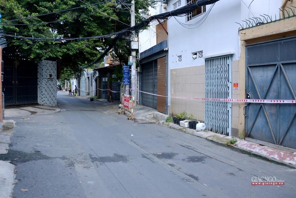 Khu vực cách ly trên tuyến đường Nguyễn Thị Huỳnh, quận Phú Nhuận Khu vực cách ly trên tuyến đường Nguyễn Thị Huỳnh, quận Phú Nhuận