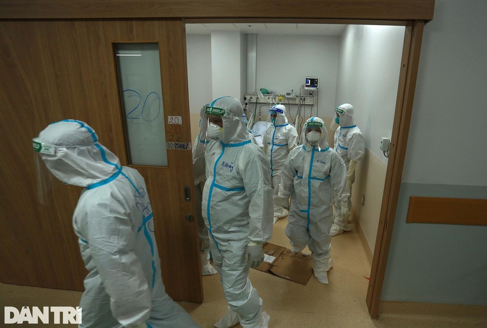 Ca làm việc đêm kéo dài 10 tiếng đồng hồ, từ 21 giờ đêm tới 7 giờ sáng hôm sau. Ca làm việc đêm kéo dài 10 tiếng đồng hồ, từ 21 giờ đêm tới 7 giờ sáng hôm sau.