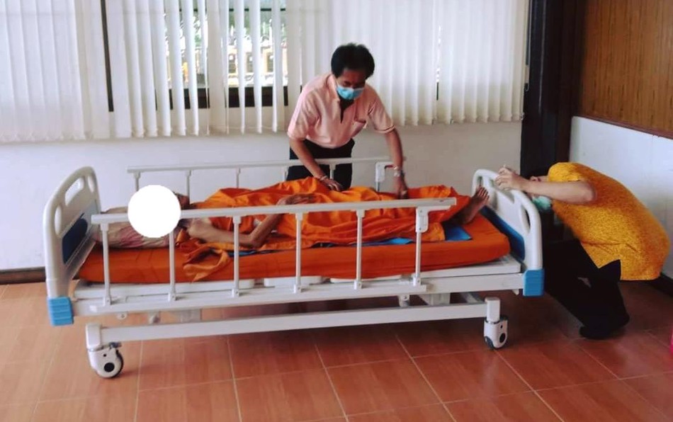 Điều trị đặc thù với Giới luật của người xuất gia theo Nam truyền Điều trị đặc thù với Giới luật của người xuất gia theo Nam truyền