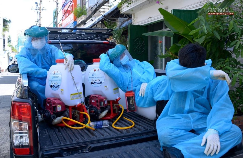 Cả đội ai cũng đuối sức sau nhiều ngày làm việc cật lực