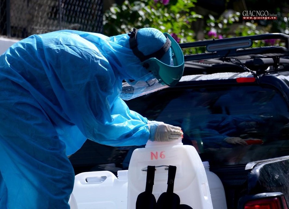 Có 8 đội khử khuẩn thuộc lực lượng phản ứng nhanh của Thành đoàn TP.HCM