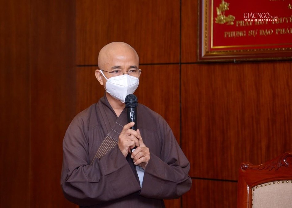Thượng tọa Thích Thiện Quý thay mặt Giáo hội phát biểu