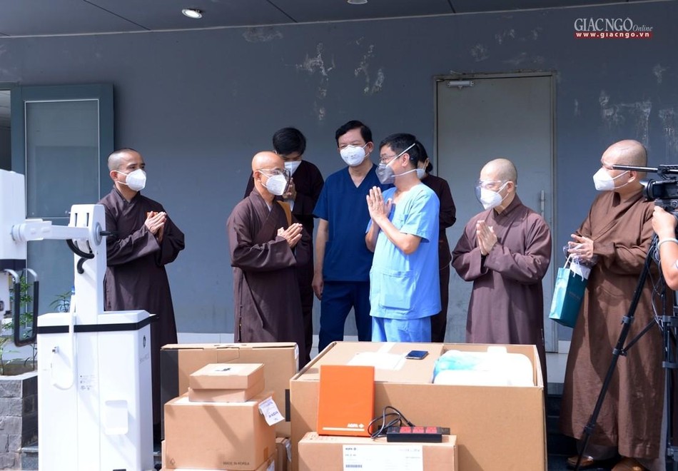 Không khí bàn giao và tiếp nhận trong hoan hỷ Không khí bàn giao và tiếp nhận trong hoan hỷ