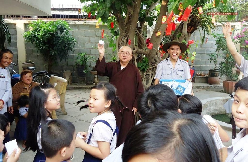 ... và Gia đình Phật tử, với vai trò Trưởng ban Hướng dẫn Phật tử TP.HCM, Phó Thường trực Ban Hướng dẫn Phật tử Trung ương GHPGVN