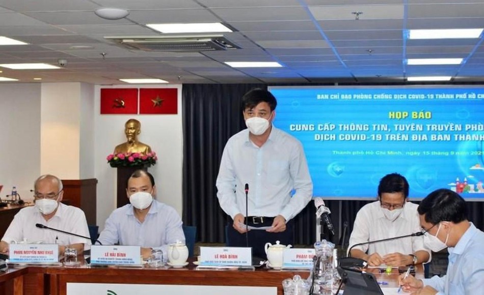 Phó Chủ tịch UBND TP.HCM Lê Hòa Bình chủ trì buổi họp báo tối 15-9 thông tin về các biện pháp thực hiện giãn cách để phòng chống Covid-19 Phó Chủ tịch UBND TP.HCM Lê Hòa Bình chủ trì buổi họp báo tối 15-9 thông tin về các biện pháp thực hiện giãn cách để phòng chống Covid-19
