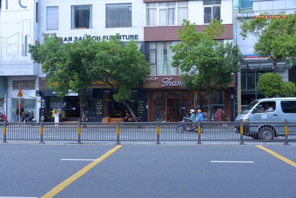 Một số cửa hàng đã mở cửa trở lại Một số cửa hàng đã mở cửa trở lại