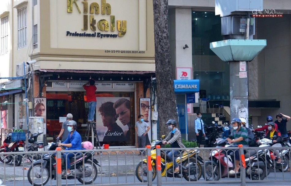 Người dân được yêu cầu không tự ý đi xe cá nhân ra khỏi địa bàn TP.HCM, khi thực sự cần thiết thực hiện theo quy định của Sở Giao thông Vận tải. Nếu đi xe cá nhân cũng sẽ không qua được các chốt kiểm soát liên tỉnh Người dân được yêu cầu không tự ý đi xe cá nhân ra khỏi địa bàn TP.HCM, khi thực sự cần thiết thực hiện theo quy định của Sở Giao thông Vận tải. Nếu đi xe cá nhân cũng sẽ không qua được các chốt kiểm soát liên tỉnh