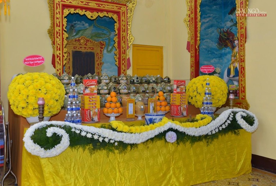 Nơi thờ tro cốt người tử nạn vì Covid-19 tại chùa Long Hoa