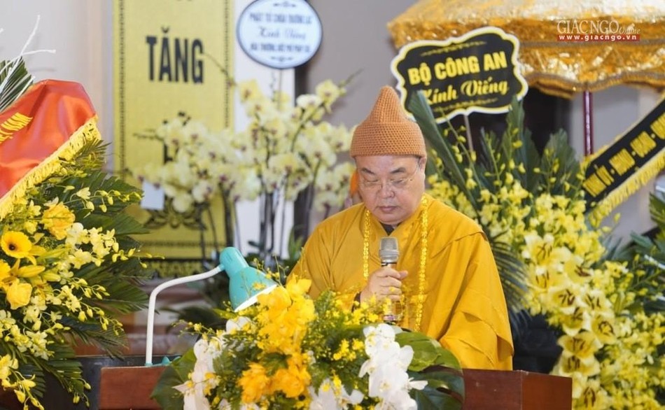 Hòa thượng Thích Thanh Nhiễu cung tuyên tiểu sử Đại lão Hòa thượng Thích Thanh Đàm