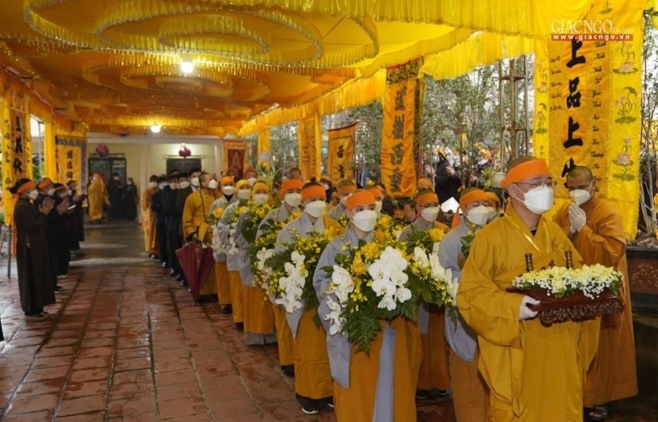 Chuẩn bị di quan nhập bảo tháp