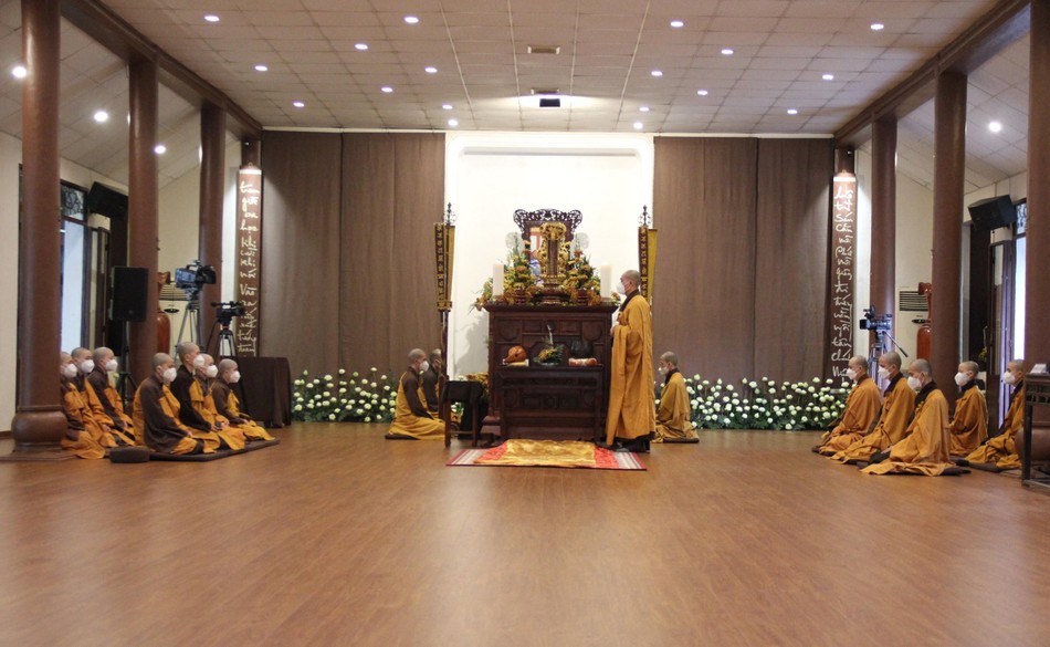 Thiền sư được Hòa thượng Bổn sư là ngài Thanh Quý - Chơn Thiệt đặt pháp tự Phùng Xuân Thiền sư được Hòa thượng Bổn sư là ngài Thanh Quý - Chơn Thiệt đặt pháp tự Phùng Xuân