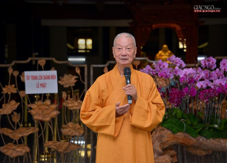 Trưởng lão Hòa thượng Viện chủ đã có lời huấn thị cho Phật tử tham dự Trưởng lão Hòa thượng Viện chủ đã có lời huấn thị cho Phật tử tham dự
