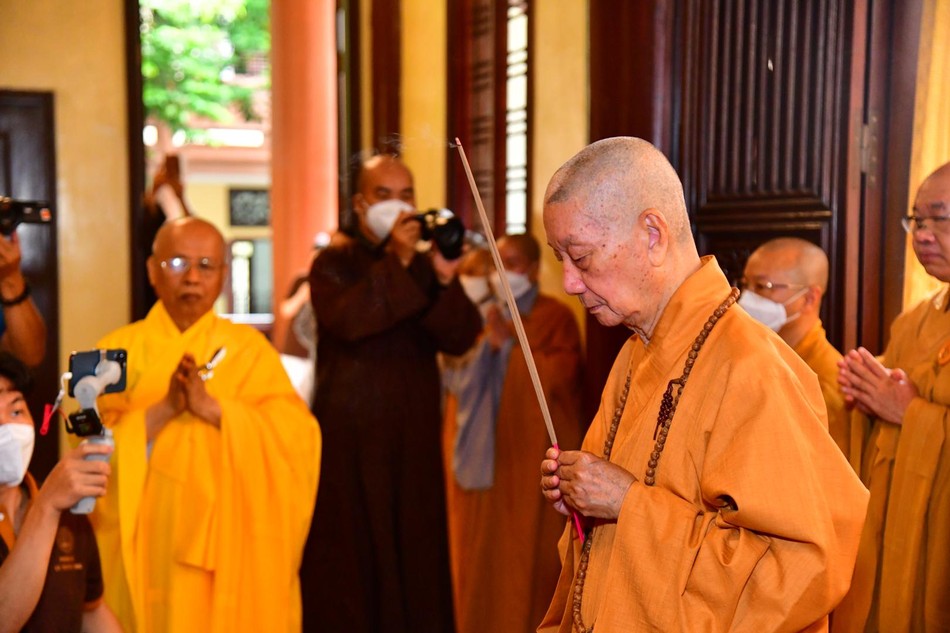 Thành kính tưởng niệm bậc Cao Tăng của Phật giáo Việt Nam - Đại lão Hòa thượng Thích Tịnh Khiết, nguyên Hội chủ Tổng hội Phật giáo Việt Nam, Đệ nhất Tăng thống Giáo hội Phật giáo Việt Nam Thống nhất Thành kính tưởng niệm bậc Cao Tăng của Phật giáo Việt Nam - Đại lão Hòa thượng Thích Tịnh Khiết, nguyên Hội chủ Tổng hội Phật giáo Việt Nam, Đệ nhất Tăng thống Giáo hội Phật giáo Việt Nam Thống nhất