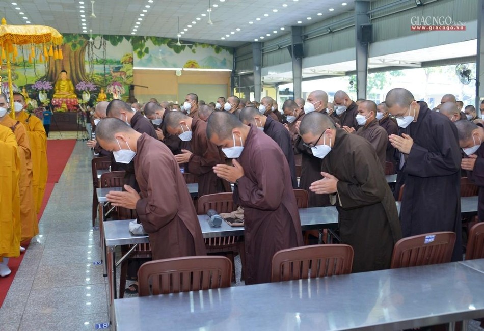 Tăng sinh viên Tăng sinh viên