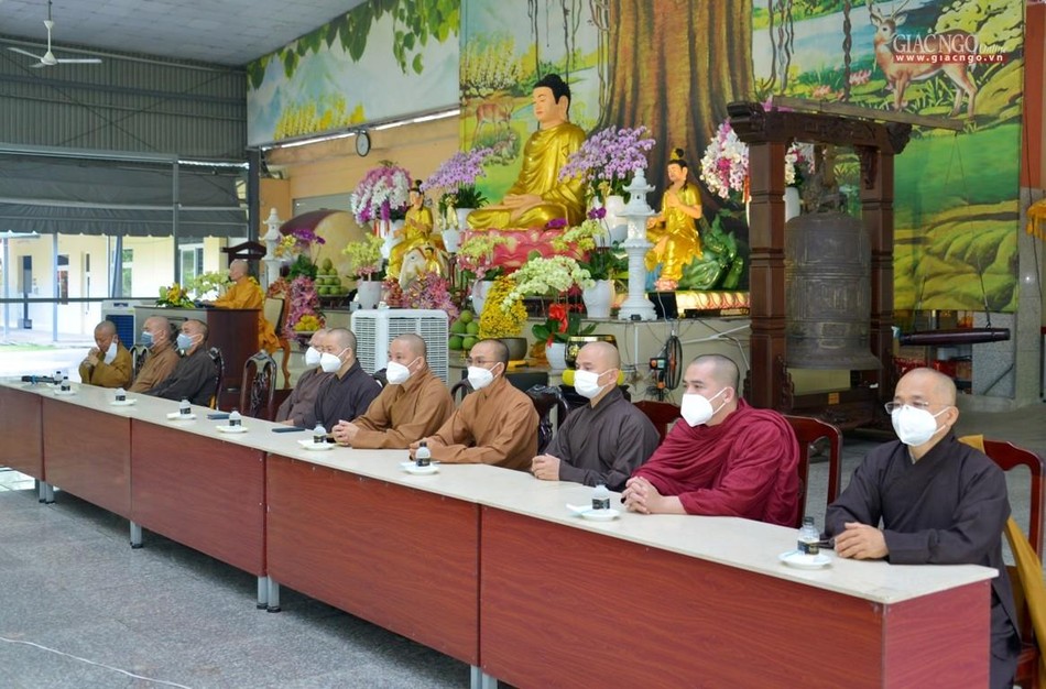 Hội đồng Điều hành, lãnh đạo các khoa tham dự Hội đồng Điều hành, lãnh đạo các khoa tham dự