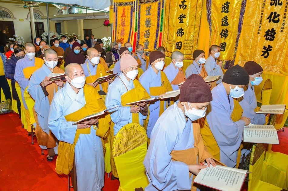 Chư ni tham dự Chư ni tham dự