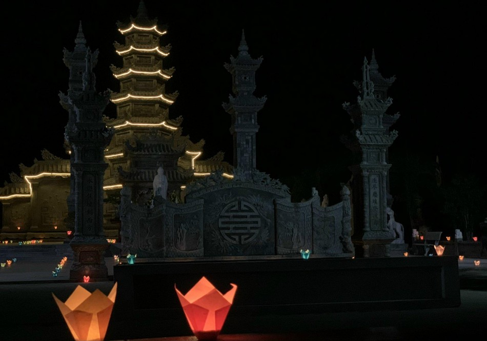 Bảo tháp Hòa thượng Thích Toàn Thiện trong khuôn viên chùa Pháp Hoa