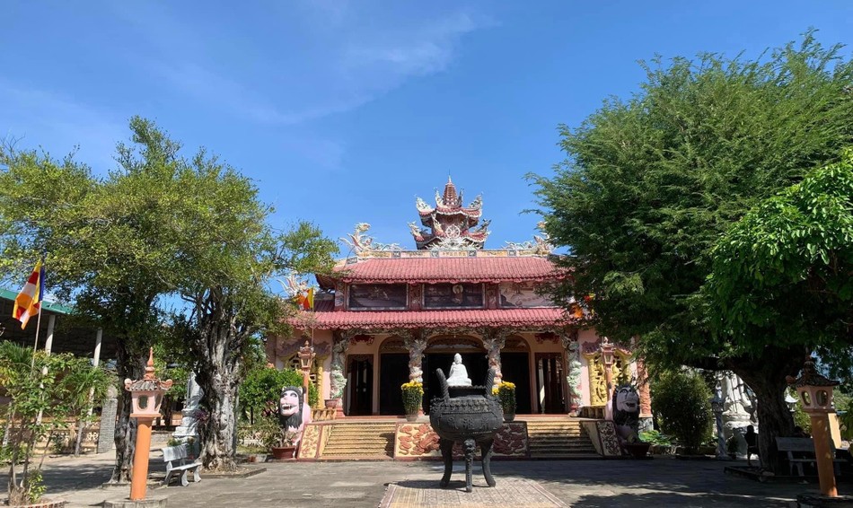 Chùa Pháp Hoa do cố Hoà thượng Thích Toàn Thiện khai sơn, kiến thiết