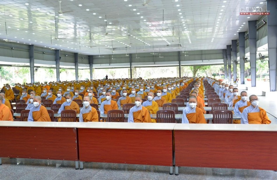 Ni sinh viên các khóa nội trú tại cơ sở 2 và chùa Thanh Tâm