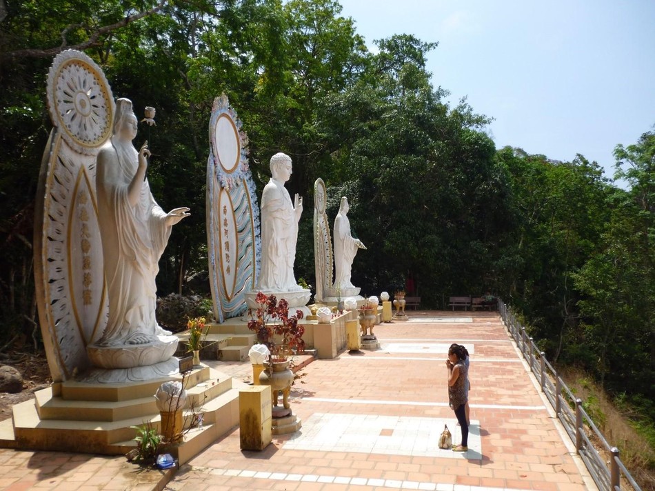 Tam Thế Phật: A Di Đà, Quan Thế Âm, Đại Thế Chí Tam Thế Phật: A Di Đà, Quan Thế Âm, Đại Thế Chí