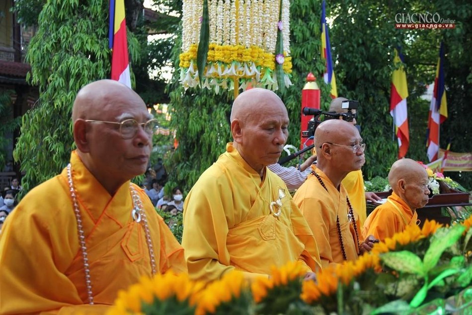 Chư tôn giáo phẩm chứng minh Chư tôn giáo phẩm chứng minh