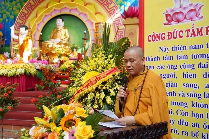 Thượng tọa Thích Tâm Hoan tuyên đọc Diễn văn của Hòa thượng Chủ tịch Hội đồng Trị sự GHPGVN