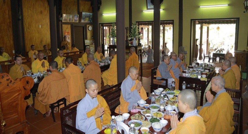 Trang nghiêm quá đường và cùng ôn lại hành trạng của Tổ sư Trang nghiêm quá đường và cùng ôn lại hành trạng của Tổ sư