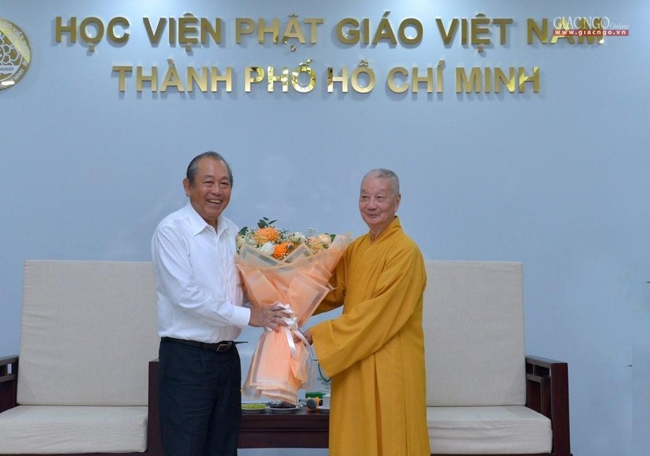 Nguyên Phó Thủ tướng Thường trực Trương Hòa Bình chúc mừng Trưởng lão Hòa thượng Thích Trí Quảng được GHPGVN suy tôn Quyền Pháp chủ