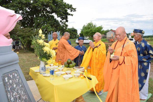 Cử hành nghi lễ động thổ Cử hành nghi lễ động thổ