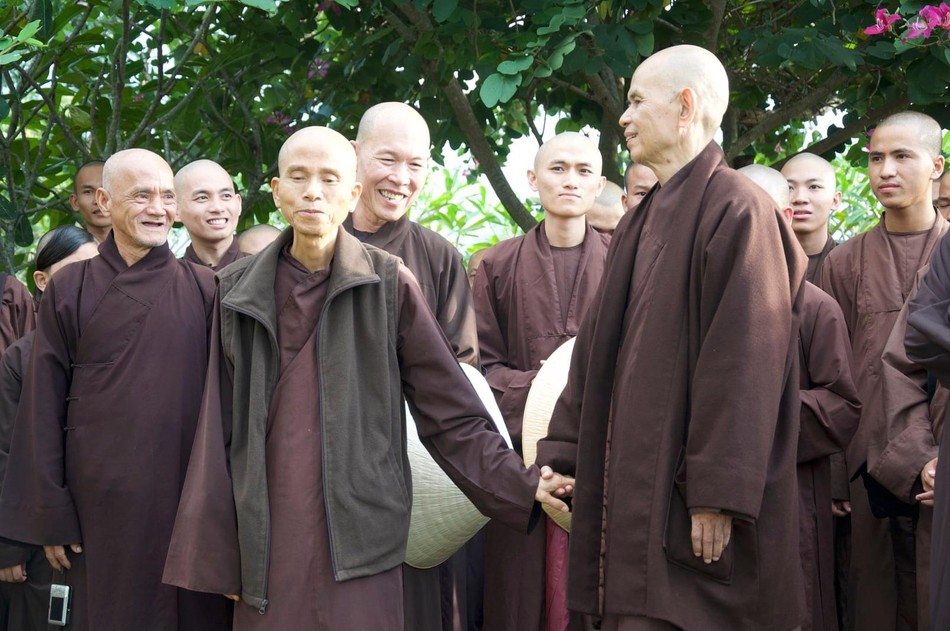 Tác giả - Hòa thượng Thích Giác Viên với Thiền sư Thích Nhất Hạnh - Ảnh: Làng Mai Tác giả - Hòa thượng Thích Giác Viên với Thiền sư Thích Nhất Hạnh - Ảnh: Làng Mai