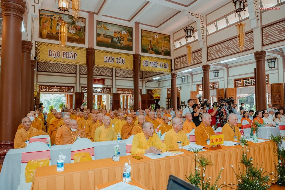 Đại biểu Tăng Ni tham dự