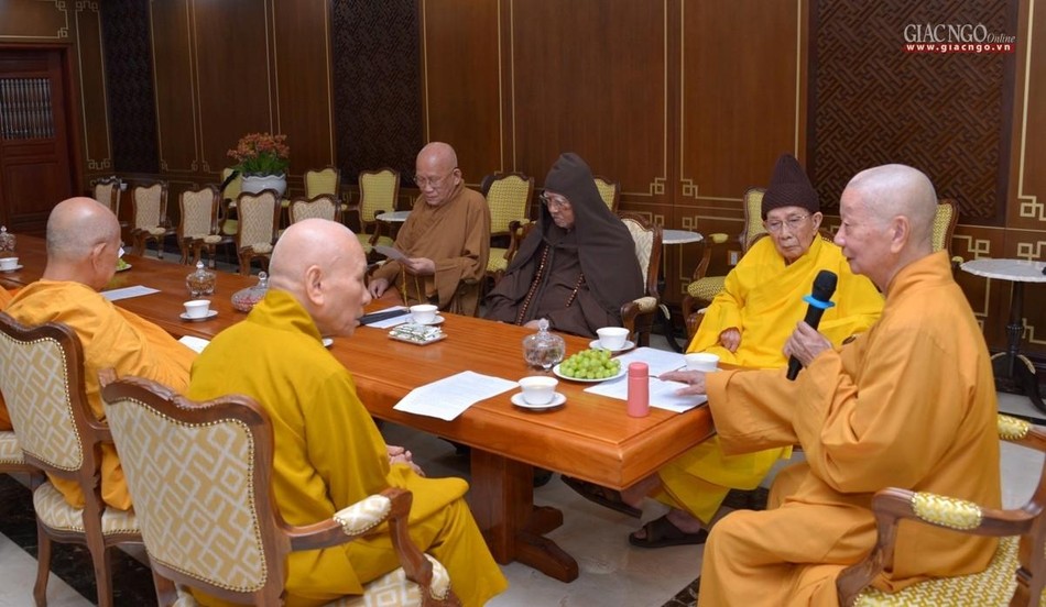 Một số hình ảnh tại phiên họp bất thường của Ban Thường trực Hội đồng Chứng minh GHPGVN chiều 14-8-2022 tại phòng khách quốc tế chùa Vĩnh Nghiêm (Q.3, TP.HCM) Một số hình ảnh tại phiên họp bất thường của Ban Thường trực Hội đồng Chứng minh GHPGVN chiều 14-8-2022 tại phòng khách quốc tế chùa Vĩnh Nghiêm (Q.3, TP.HCM)