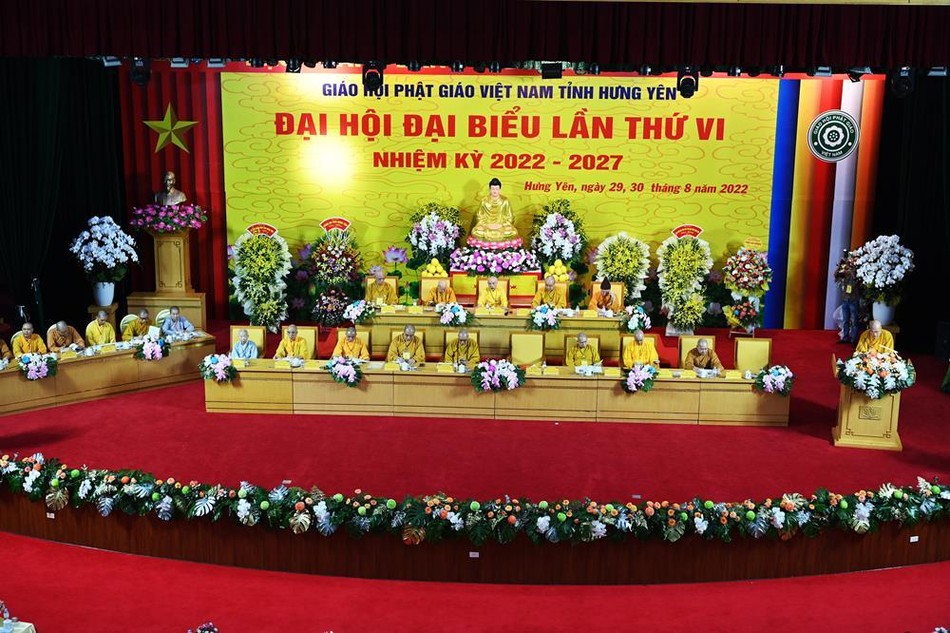 Chứng minh và chủ tọa đoàn