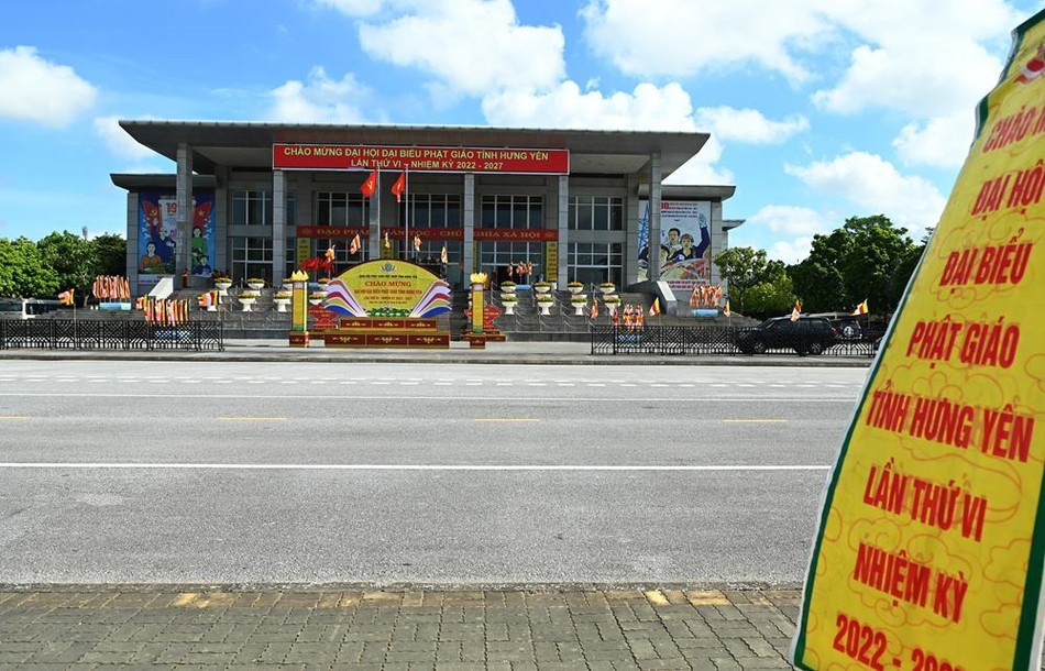 Đại hội đại biểu Phật giáo tỉnh Hưng Yên diễn ra ở Trung tâm Hội nghị tỉnh Hưng Yên