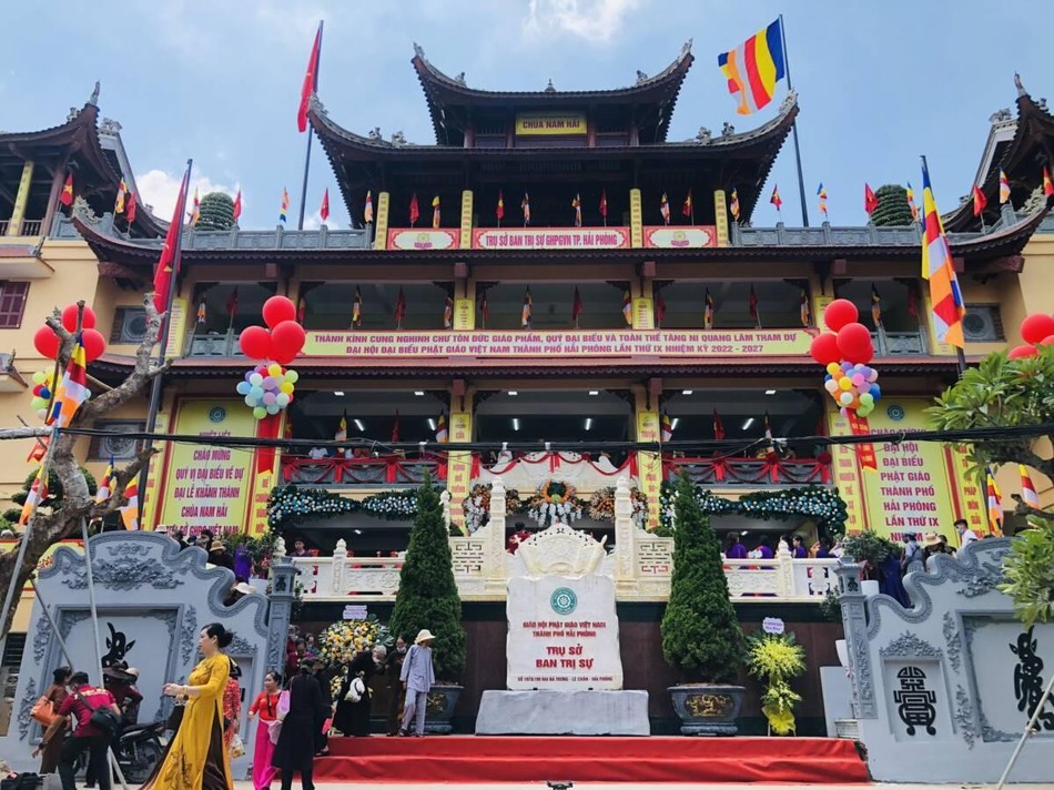 Mặt tiền chùa Nam Hải