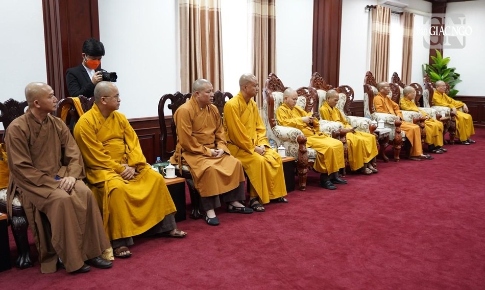 Chư tôn đức và các thành viên đoàn GHPGVN tham dự