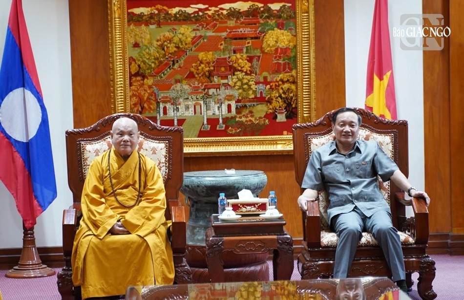 Đại sứ Nguyễn Bá Hùng tiếp đoàn