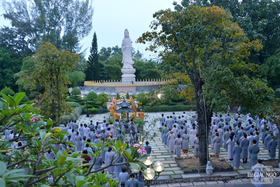 Buổi lễ cử hành vào sáng sớm 19-9-Nhâm Dần