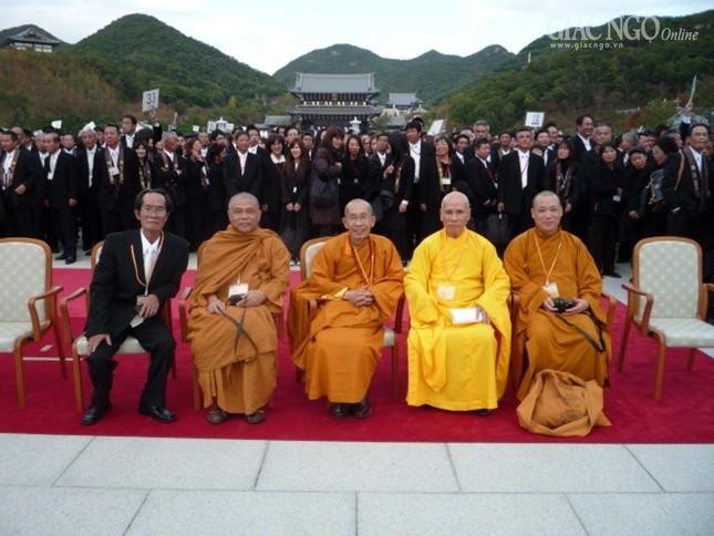 Trưởng lão Hòa thượng cùng đoàn GHPGVN tham dự Thượng đỉnh Phật giáo Thế giới tại Nhật Bản